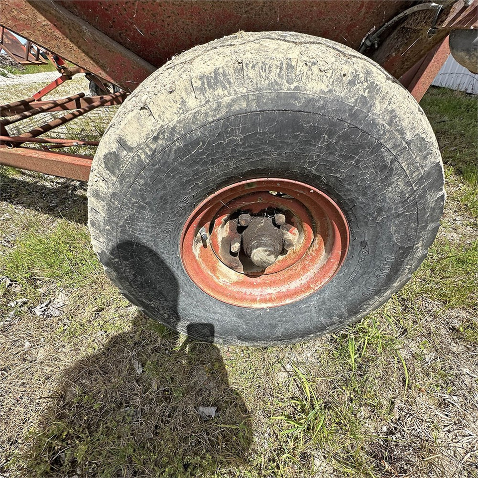 Máquina para produção de feno Massey Ferguson MF128: foto 42