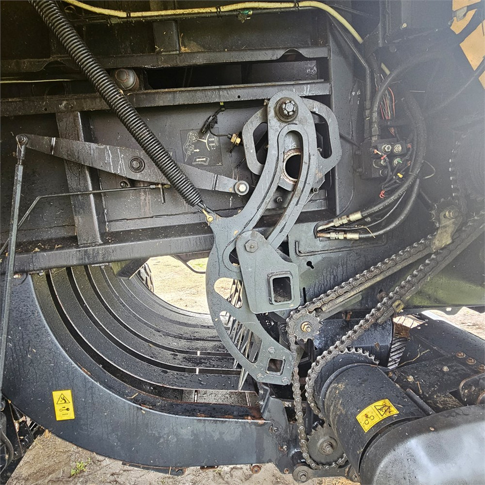 Máquina para produção de feno New Holland BB9090: foto 30 Máquina para produção de feno New Holland BB9090: foto 30