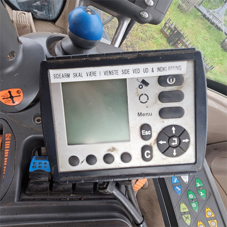 Máquina para produção de feno New Holland BB9090: foto 13 Máquina para produção de feno New Holland BB9090: foto 13