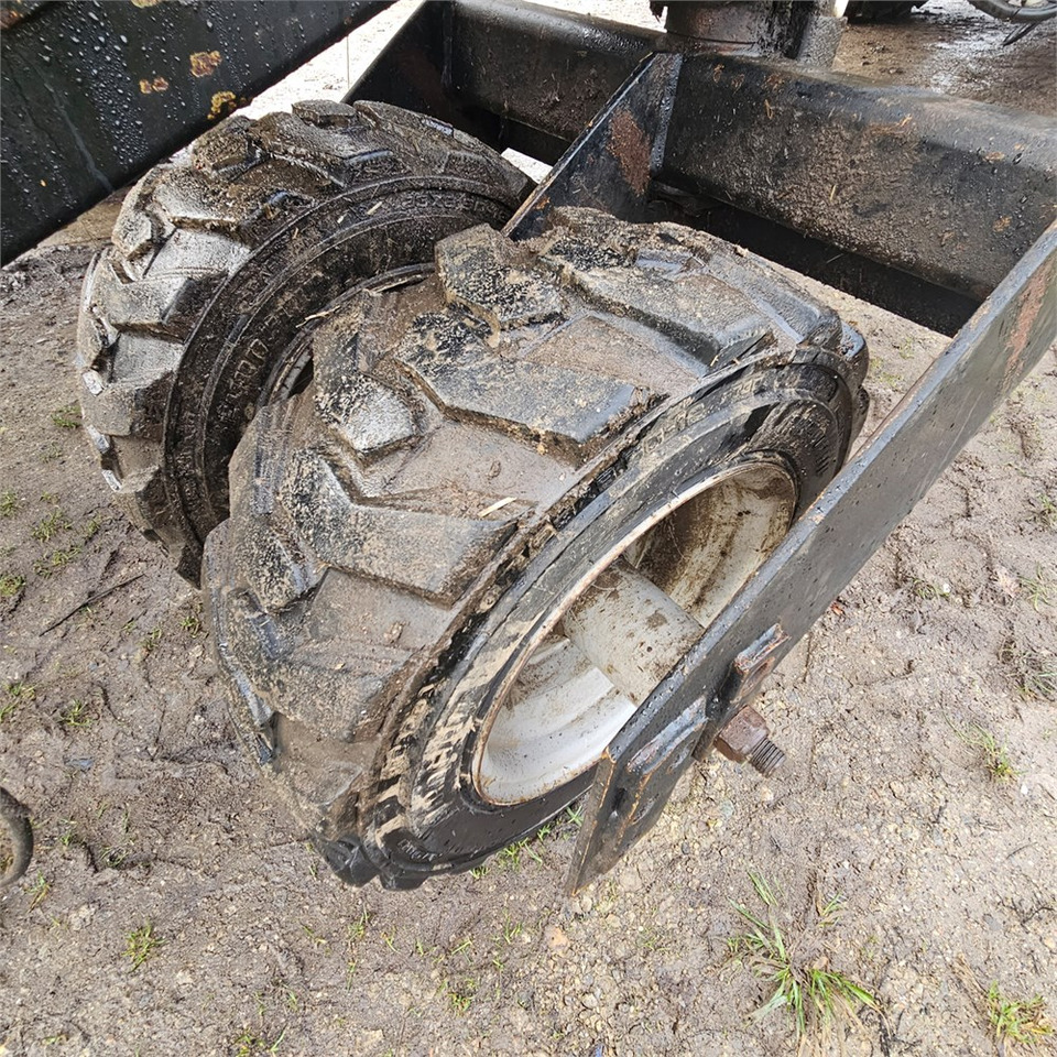 Máquina para produção de feno New Holland BB9090: foto 42 Máquina para produção de feno New Holland BB9090: foto 42