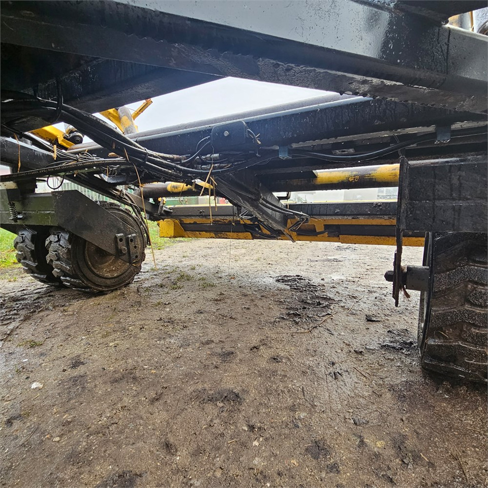 Máquina para produção de feno New Holland BB9090: foto 38 Máquina para produção de feno New Holland BB9090: foto 38