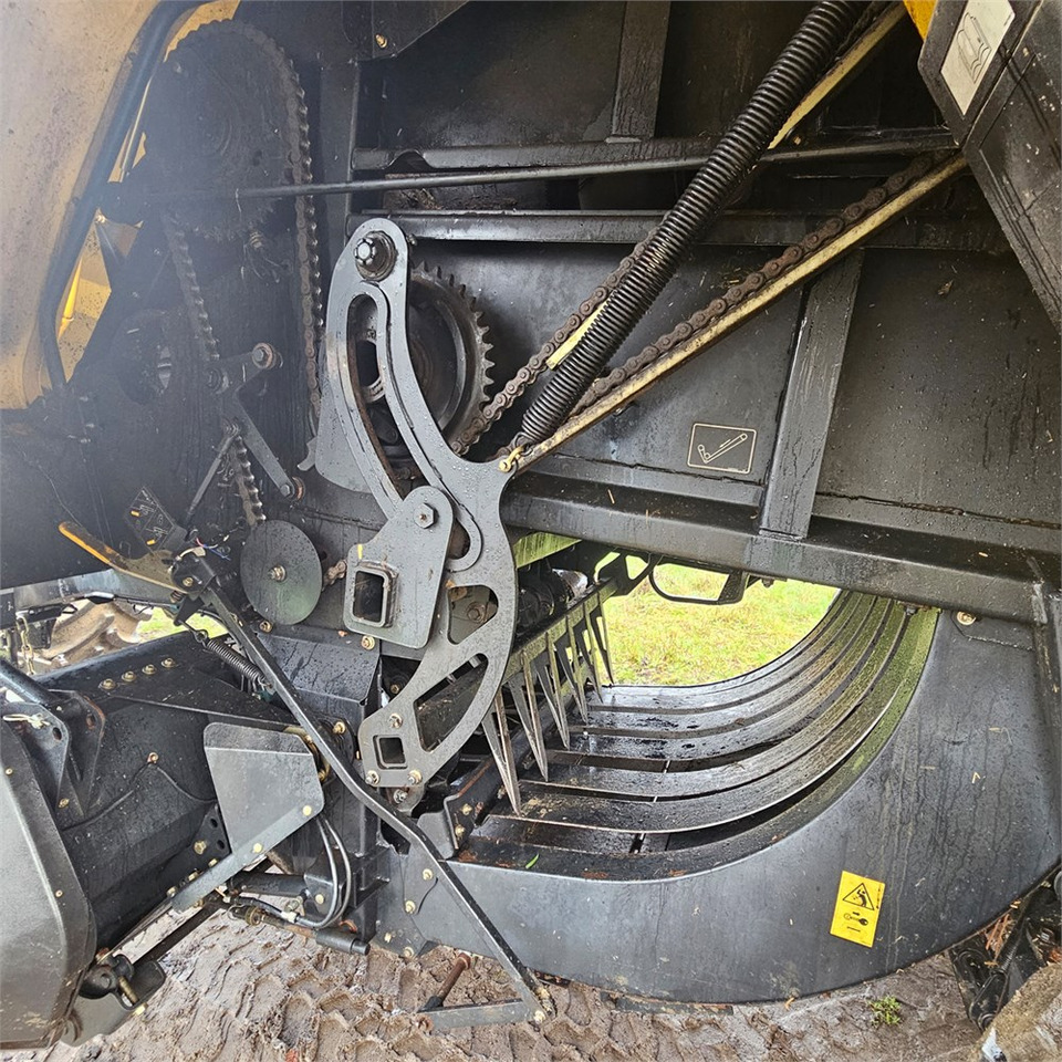 Máquina para produção de feno New Holland BB9090: foto 22 Máquina para produção de feno New Holland BB9090: foto 22