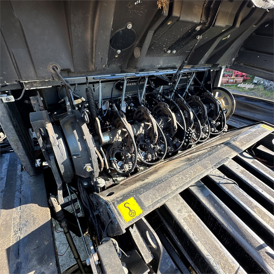 Máquina para produção de feno New Holland Bigbaler 1290 Plus: foto 21 Máquina para produção de feno New Holland Bigbaler 1290 Plus: foto 21