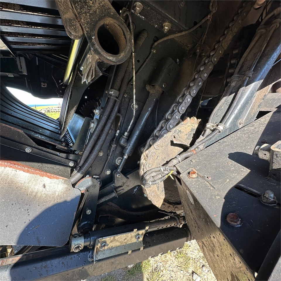 Máquina para produção de feno New Holland Bigbaler 1290 Plus: foto 19 Máquina para produção de feno New Holland Bigbaler 1290 Plus: foto 19