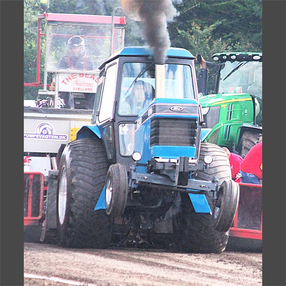 New Holland Feldborg El Diablo - Trator: foto 2 New Holland Feldborg El Diablo - Trator: foto 2