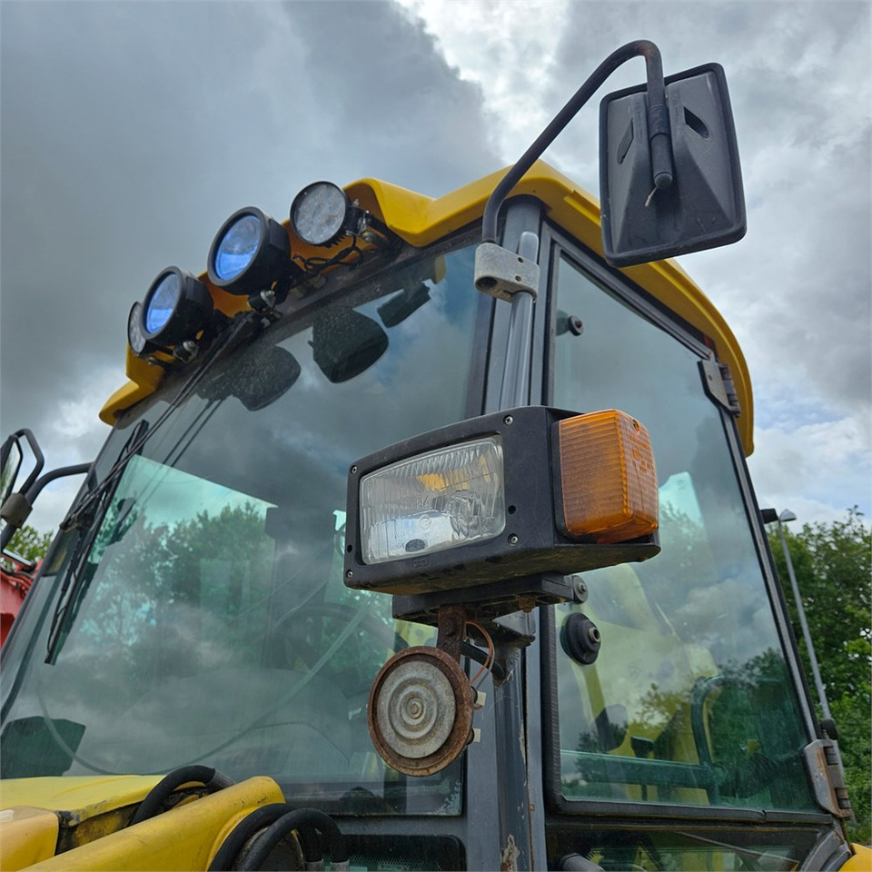 Retroescavadeira New Holland LB115-4PS: foto 26