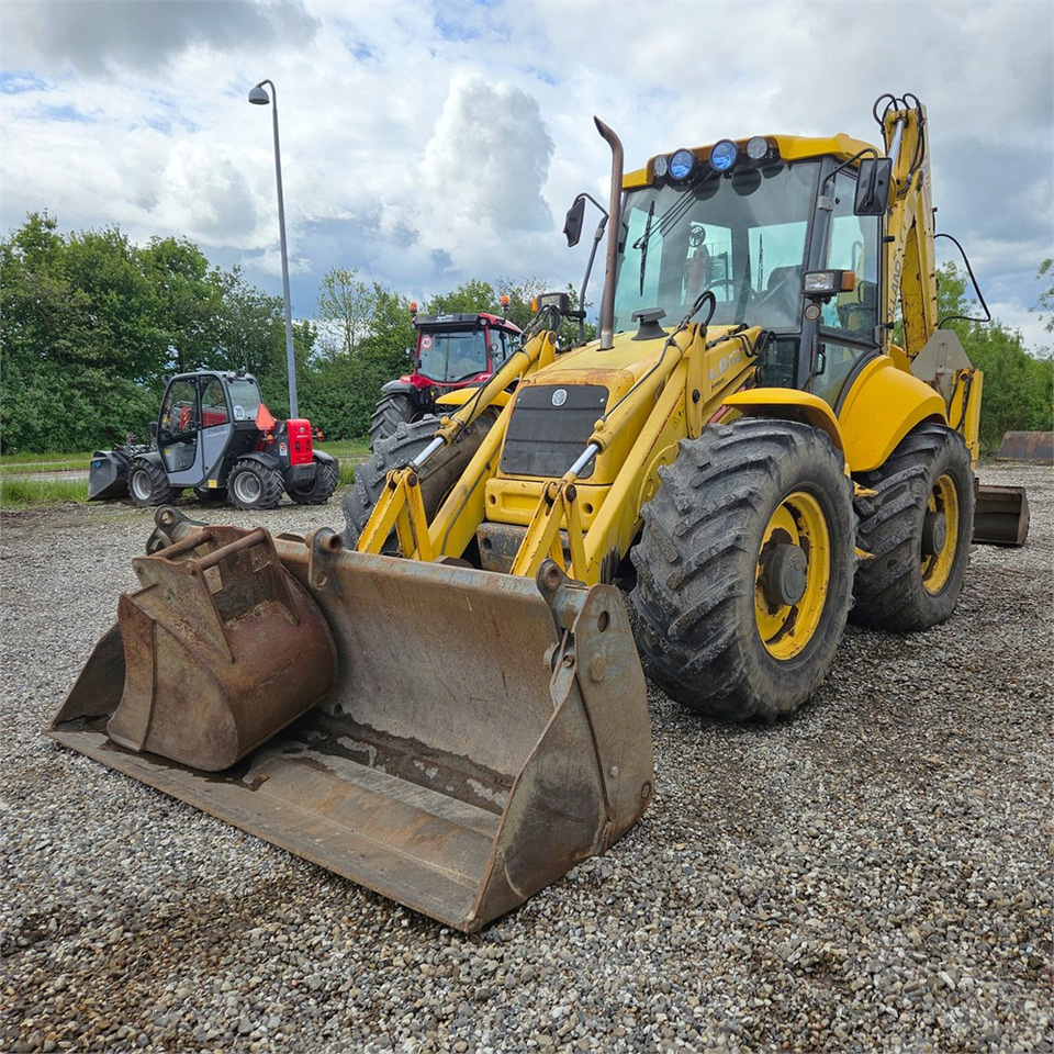 Retroescavadeira New Holland LB115-4PS: foto 7