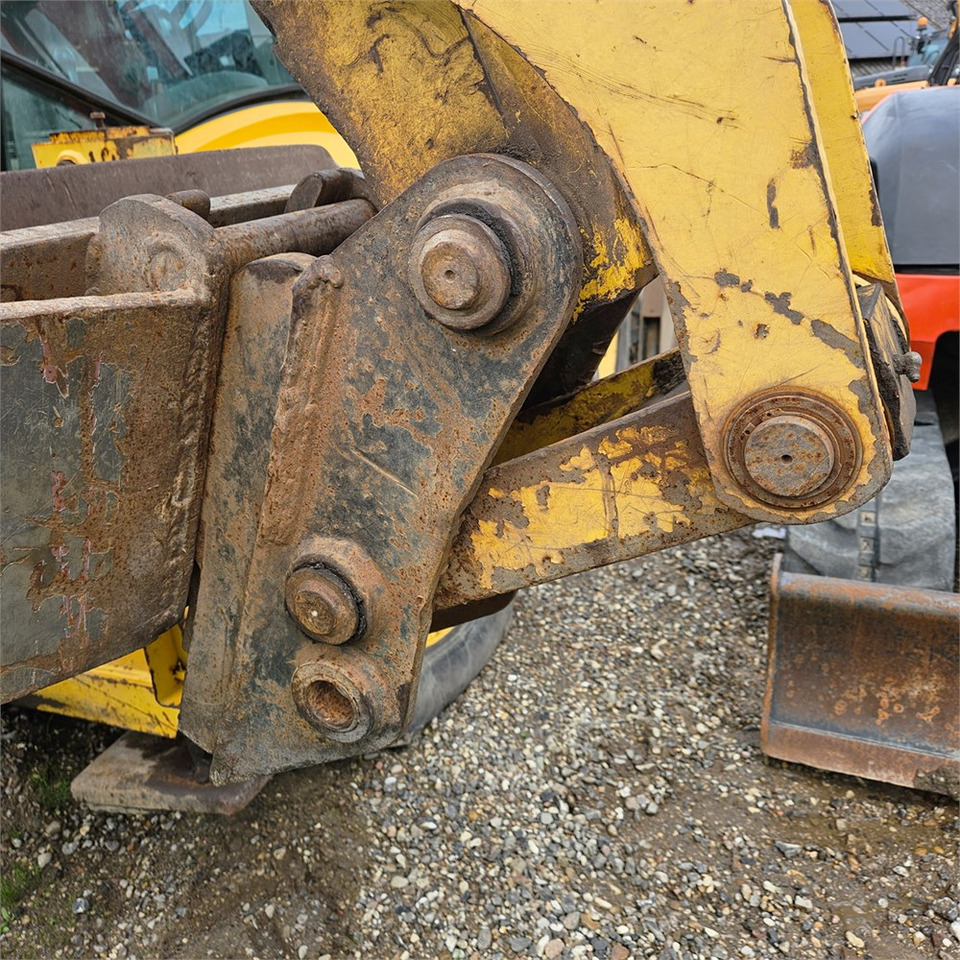 Retroescavadeira New Holland LB115-4PS: foto 39