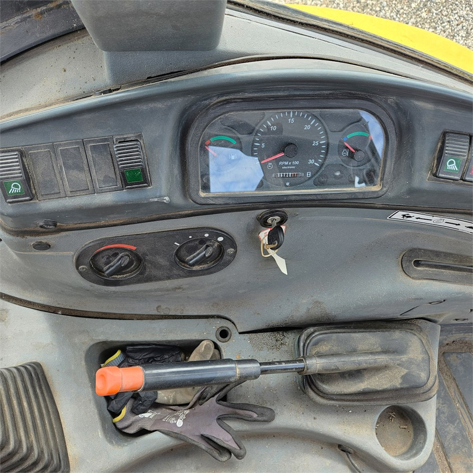 Retroescavadeira New Holland LB115-4PS: foto 14