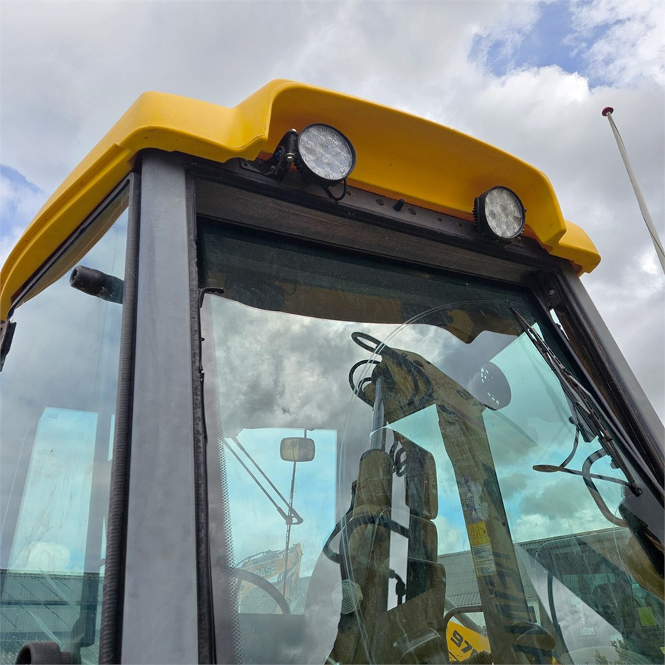 Retroescavadeira New Holland LB115-4PS: foto 28