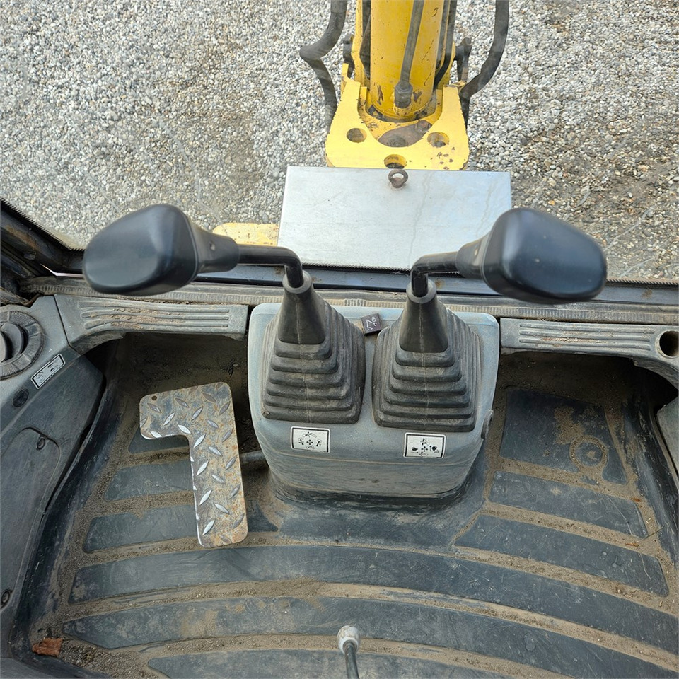 Retroescavadeira New Holland LB115-4PS: foto 23