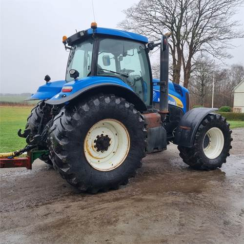 New Holland T8050 Class 5 - Trator: foto 3 New Holland T8050 Class 5 - Trator: foto 3