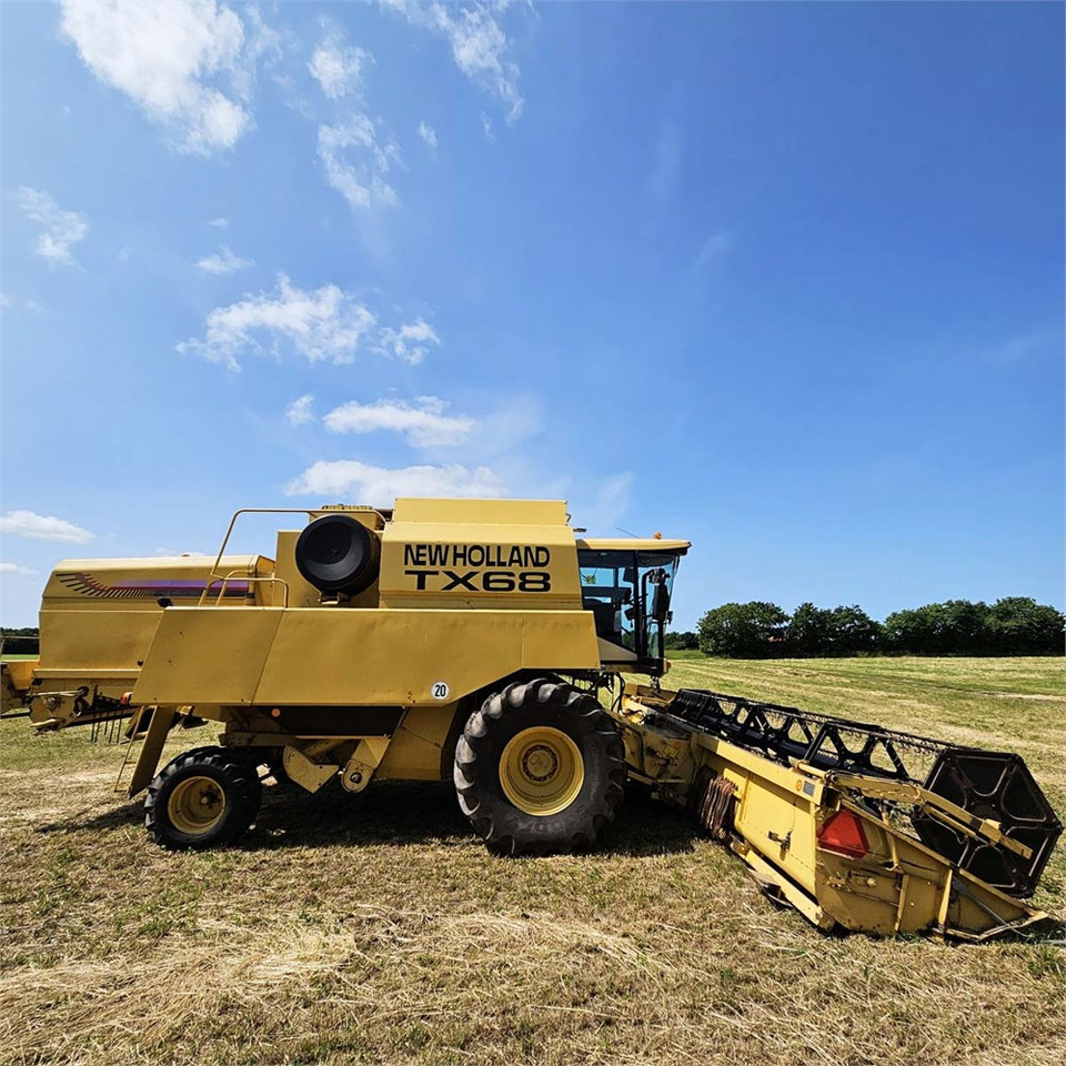 New Holland TX68 - Colheitadeira: foto 5 New Holland TX68 - Colheitadeira: foto 5