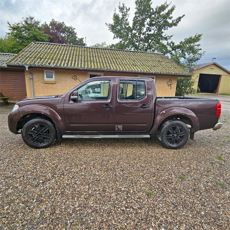 Nissan Navara 2,5 Dci Dc 4wd - Pick-up: foto 2 Nissan Navara 2,5 Dci Dc 4wd - Pick-up: foto 2