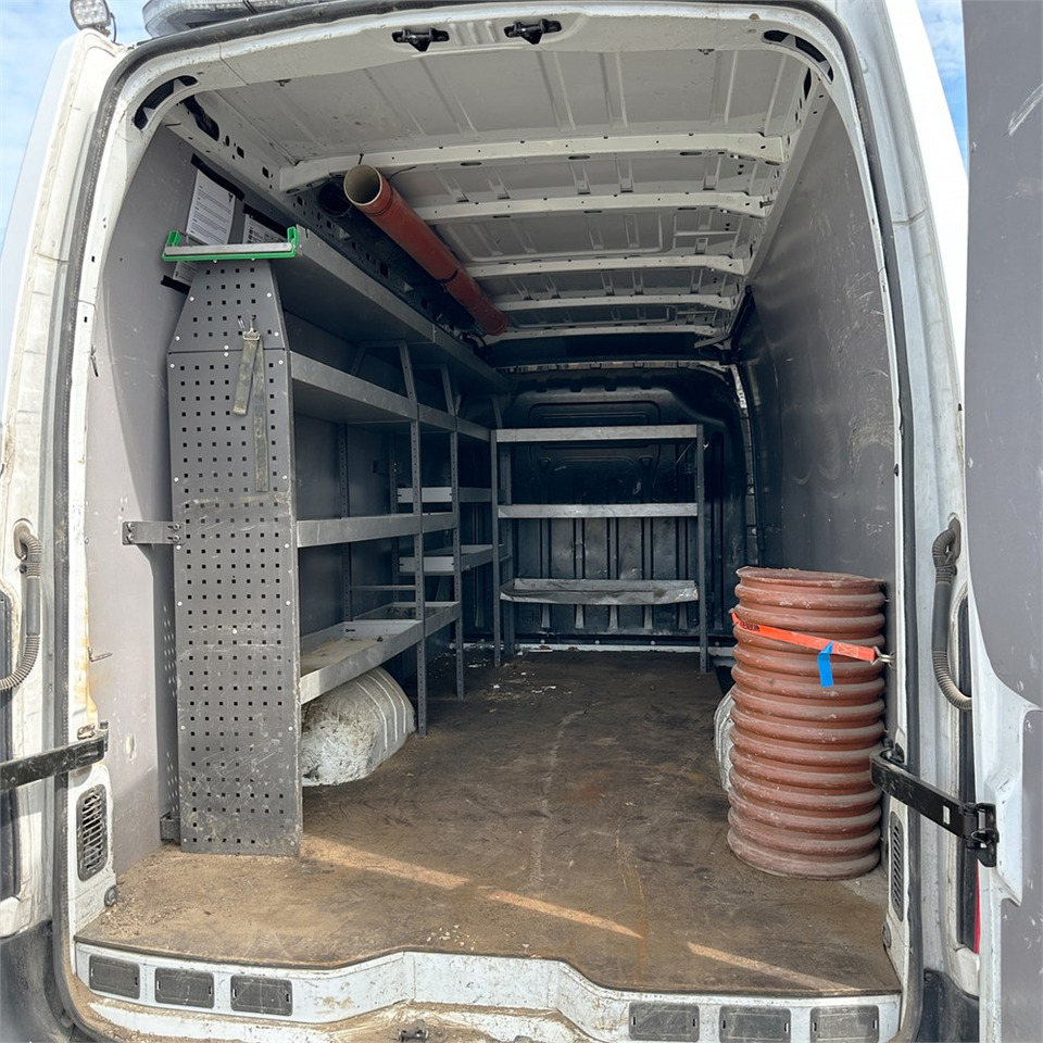Locação de Renault Master 2,3 DCI L3H2 165 HK Van Renault Master 2,3 DCI L3H2 165 HK Van: foto 21