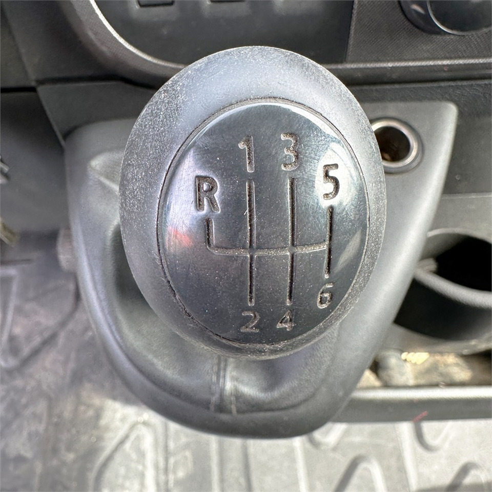 Locação de Renault Master 2,3 DCI L3H2 165 HK Van Renault Master 2,3 DCI L3H2 165 HK Van: foto 12