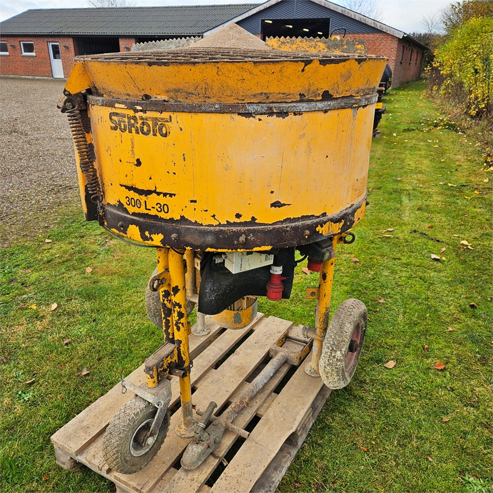 Soroto 300 L-30 - Betoneira: foto 1 Soroto 300 L-30 - Betoneira: foto 1