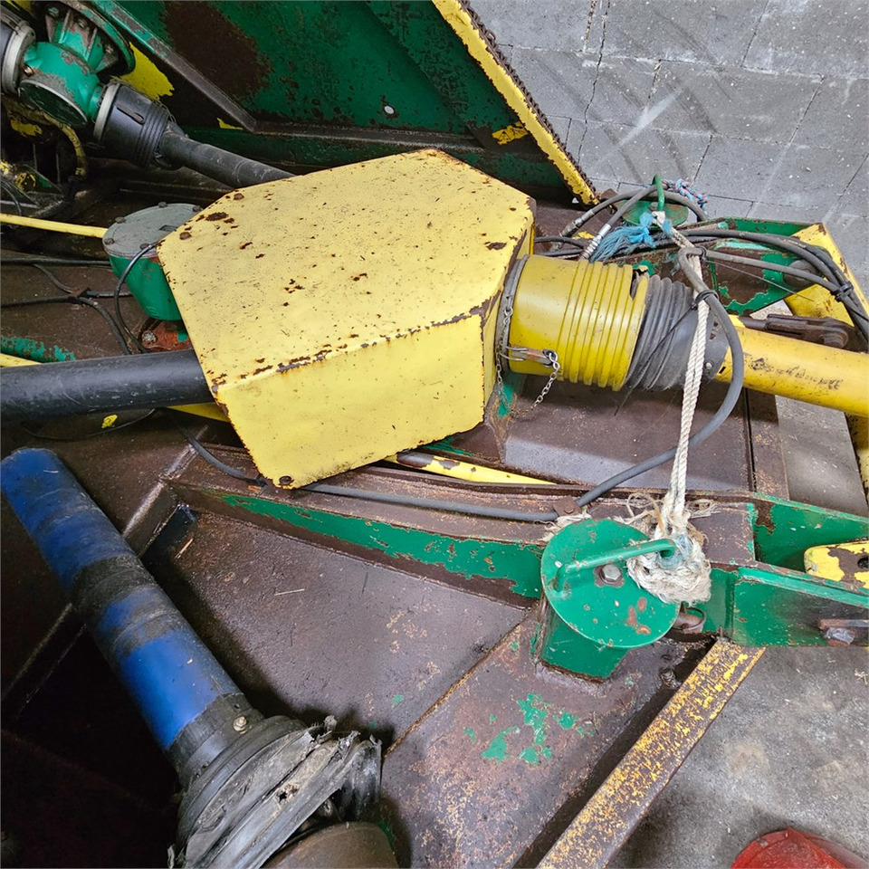 Máquina para produção de feno Spearhead Multicut 820: foto 18