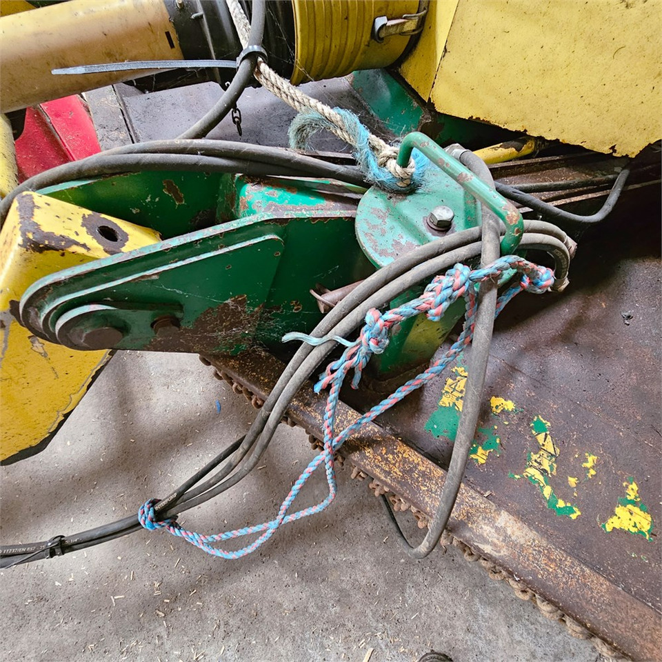 Máquina para produção de feno Spearhead Multicut 820: foto 25