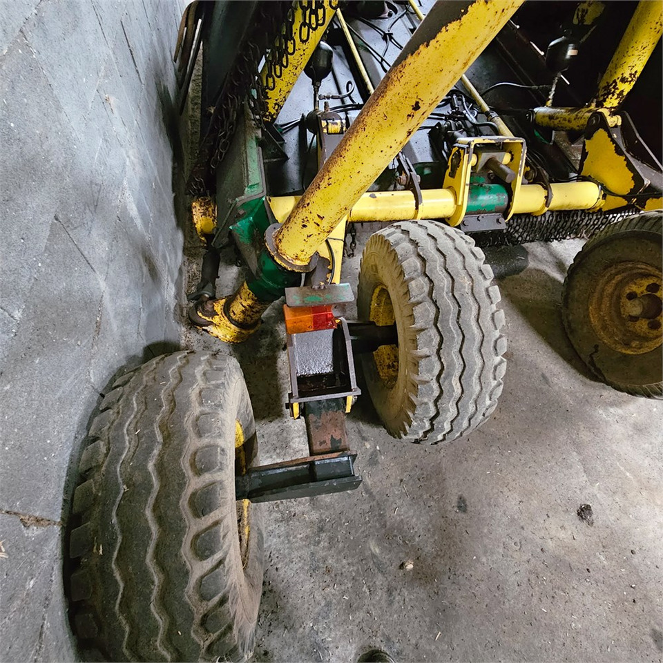 Máquina para produção de feno Spearhead Multicut 820: foto 6