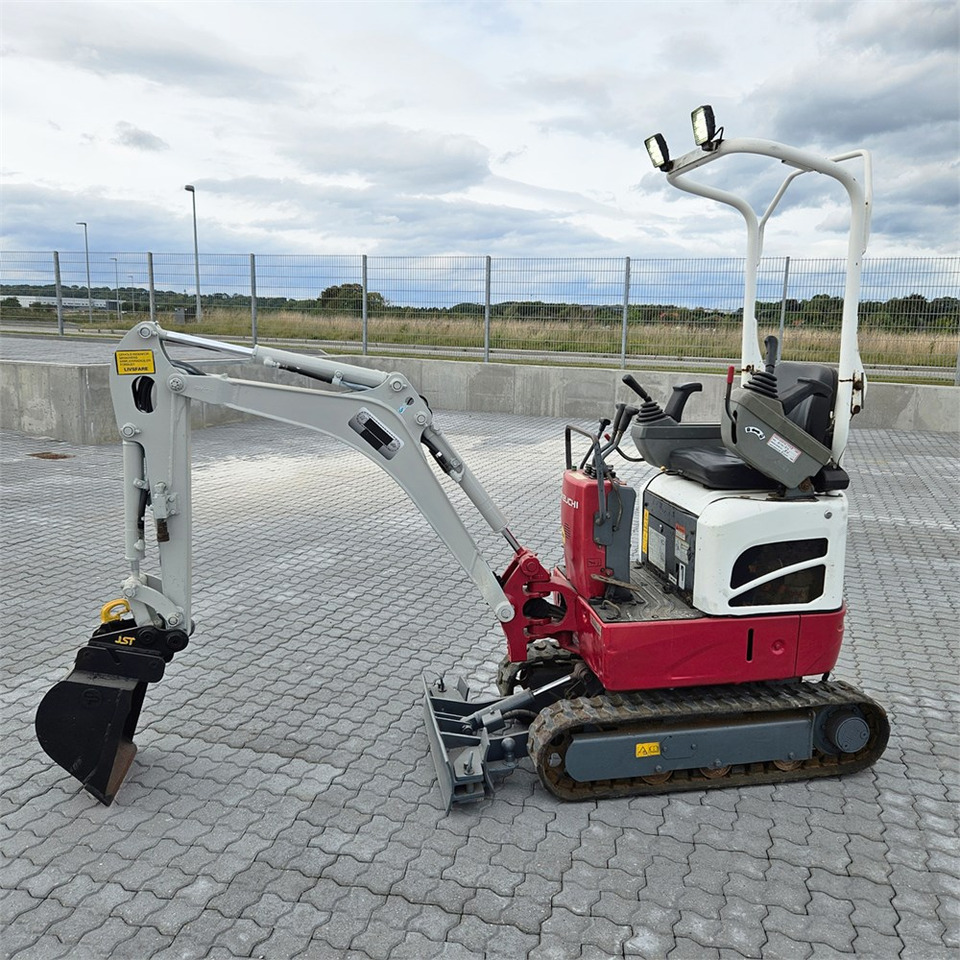 Takeuchi TB210 R - Mini escavadeira: foto 1 Takeuchi TB210 R - Mini escavadeira: foto 1