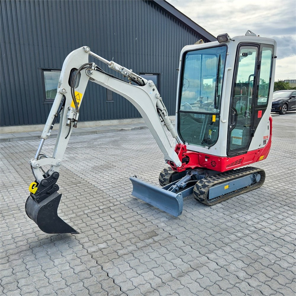Takeuchi TB216 - Mini escavadeira: foto 2 Takeuchi TB216 - Mini escavadeira: foto 2