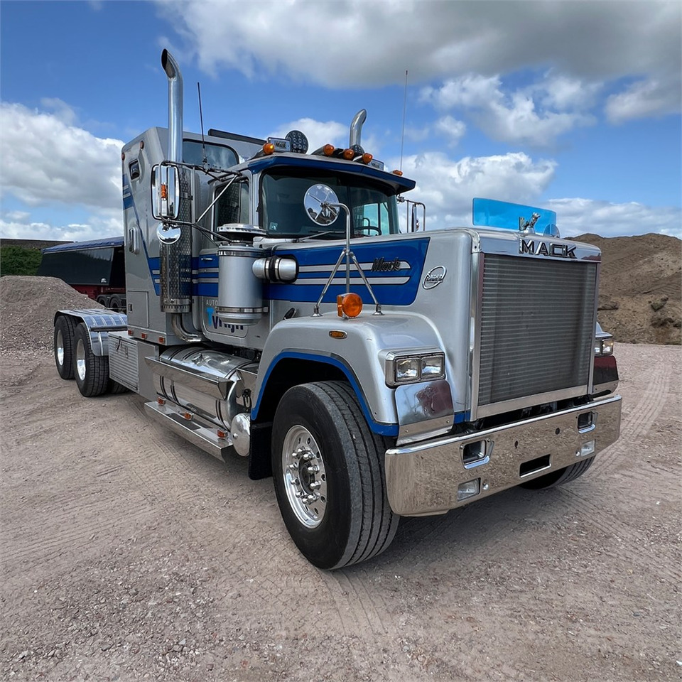 Mack Superliner - Tractor: foto 1 Mack Superliner - Tractor: foto 1
