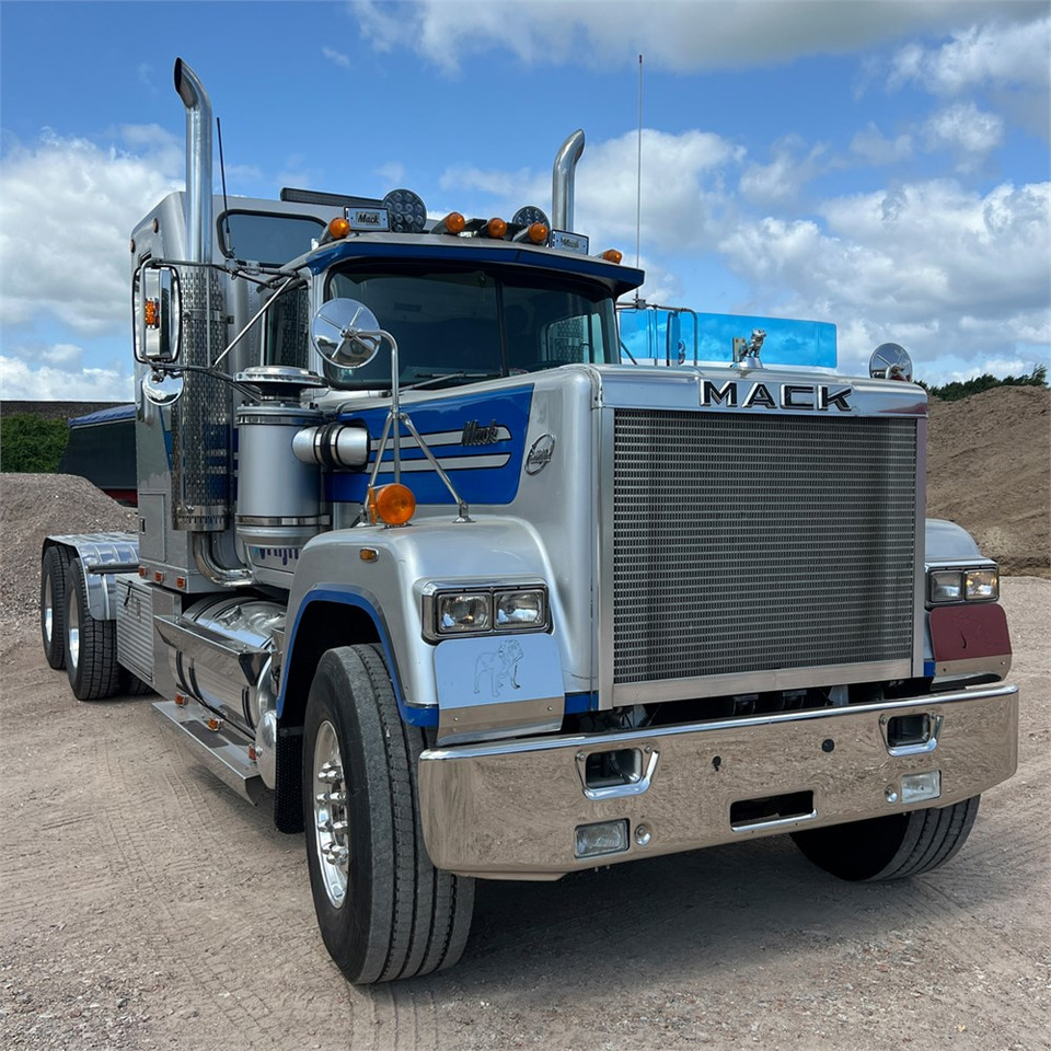 Mack Superliner - Tractor: foto 2 Mack Superliner - Tractor: foto 2
