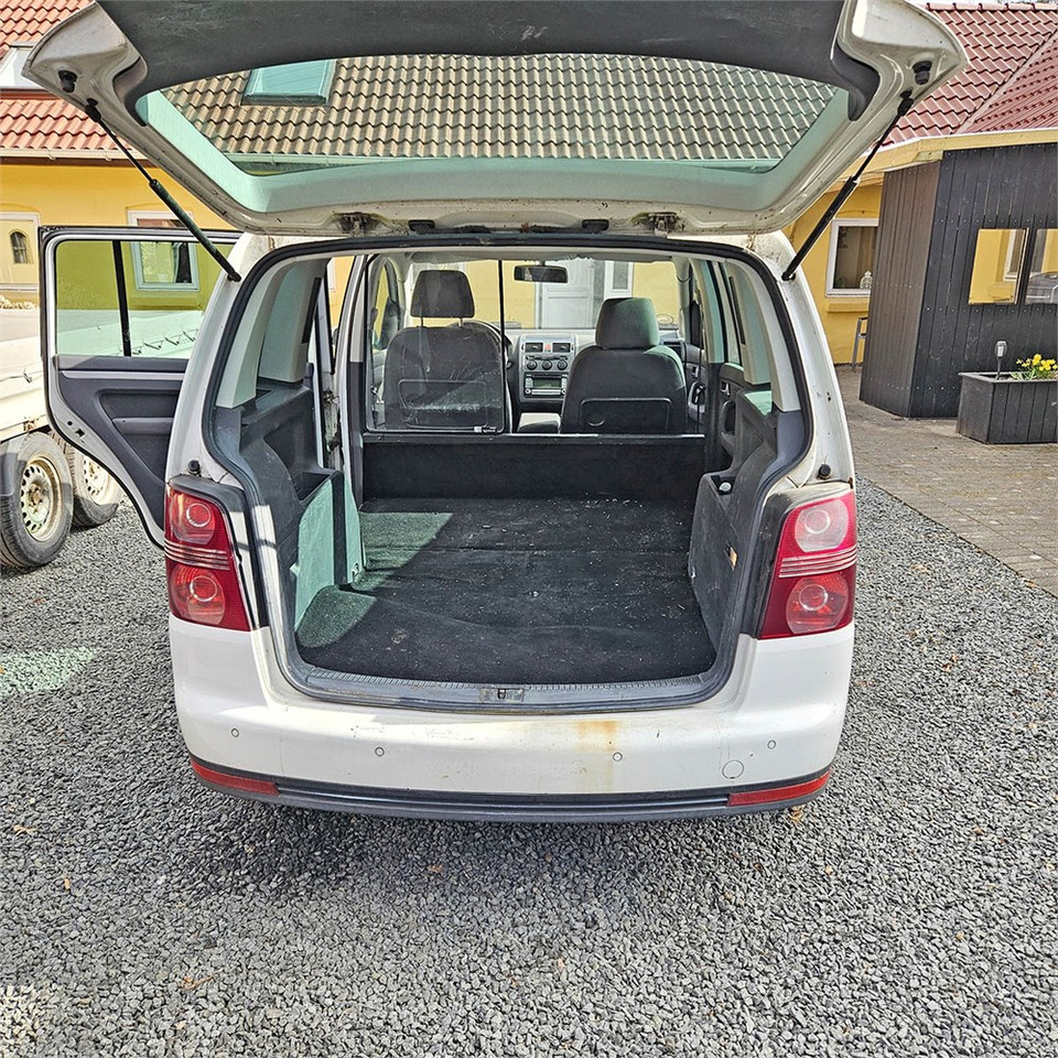 VW Touran Van 2,0 tdi automatisk - Automóvel: foto 5 VW Touran Van 2,0 tdi automatisk - Automóvel: foto 5