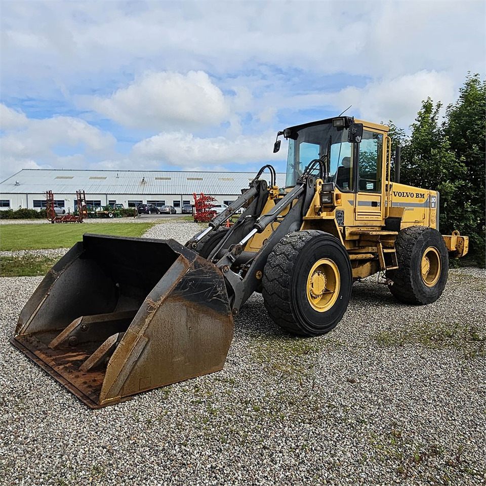 Volvo L90 B - Carregadeira de rodas: foto 1 Volvo L90 B - Carregadeira de rodas: foto 1