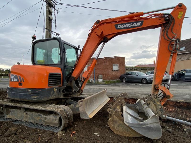 Doosan DX 62R-3 - Mini escavadeira: foto 2 Doosan DX 62R-3 - Mini escavadeira: foto 2