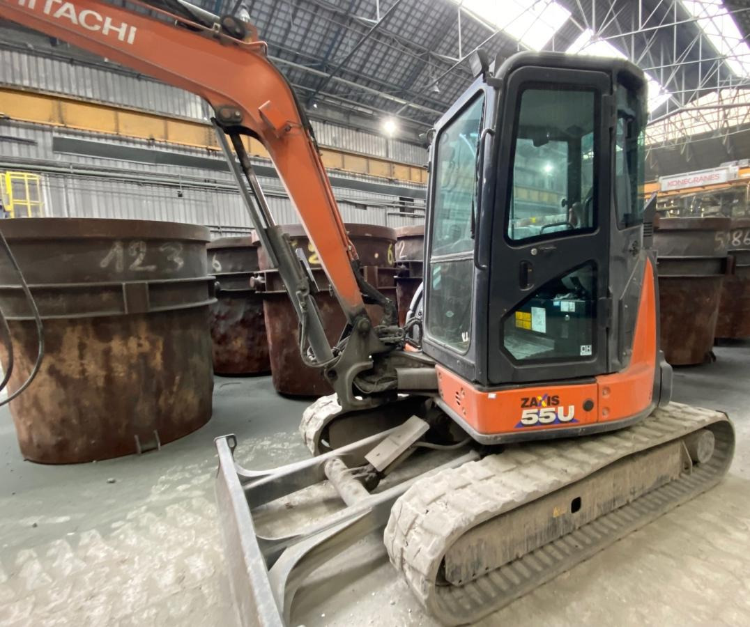 Hitachi ZAXIS 55U-6 CLR - Mini escavadeira: foto 1 Hitachi ZAXIS 55U-6 CLR - Mini escavadeira: foto 1