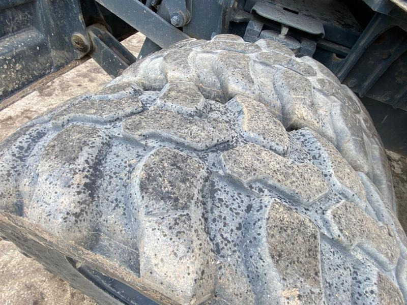 Escavadeira de rodas Hyundai HW 140: foto 16 Escavadeira de rodas Hyundai HW 140: foto 16