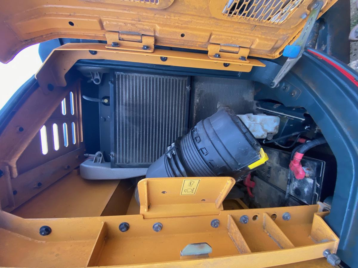 Escavadora de rastos Hyundai HX 145LCR: foto 18