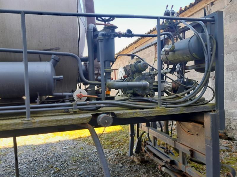 MENARD BOUILLE SUR BERCE 3000 LITRES - Distribuidor de asfalto: foto 4 MENARD BOUILLE SUR BERCE 3000 LITRES - Distribuidor de asfalto: foto 4