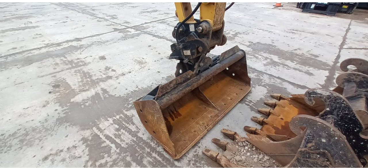 Escavadora de rastos CAT 307.5: foto 16