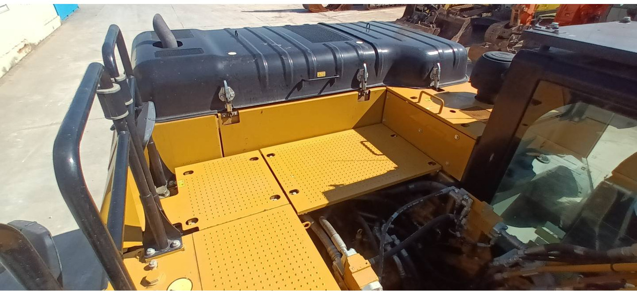 Escavadora de rastos CAT 326F: foto 25
