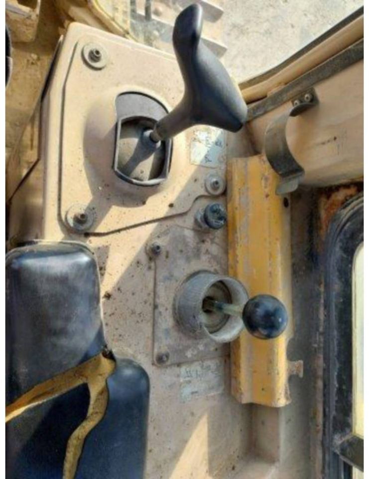 Buldôzer CAT D5H: foto 16