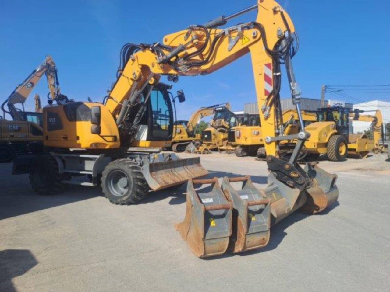 LIEBHERR A913 - Escavadeira de rodas: foto 2 LIEBHERR A913 - Escavadeira de rodas: foto 2