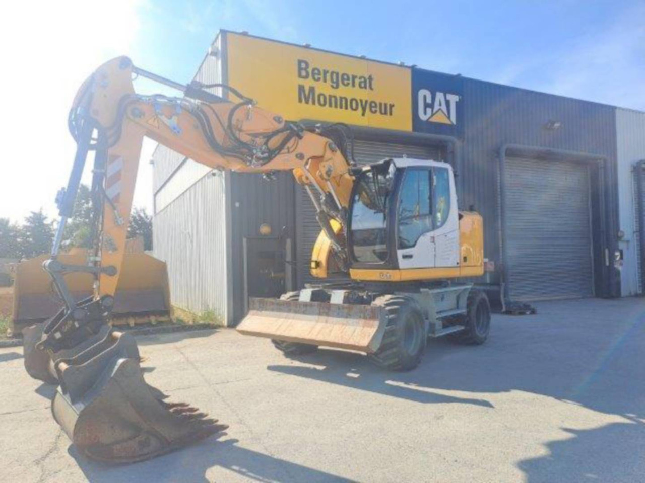 LIEBHERR A913 - Escavadeira de rodas: foto 1 LIEBHERR A913 - Escavadeira de rodas: foto 1
