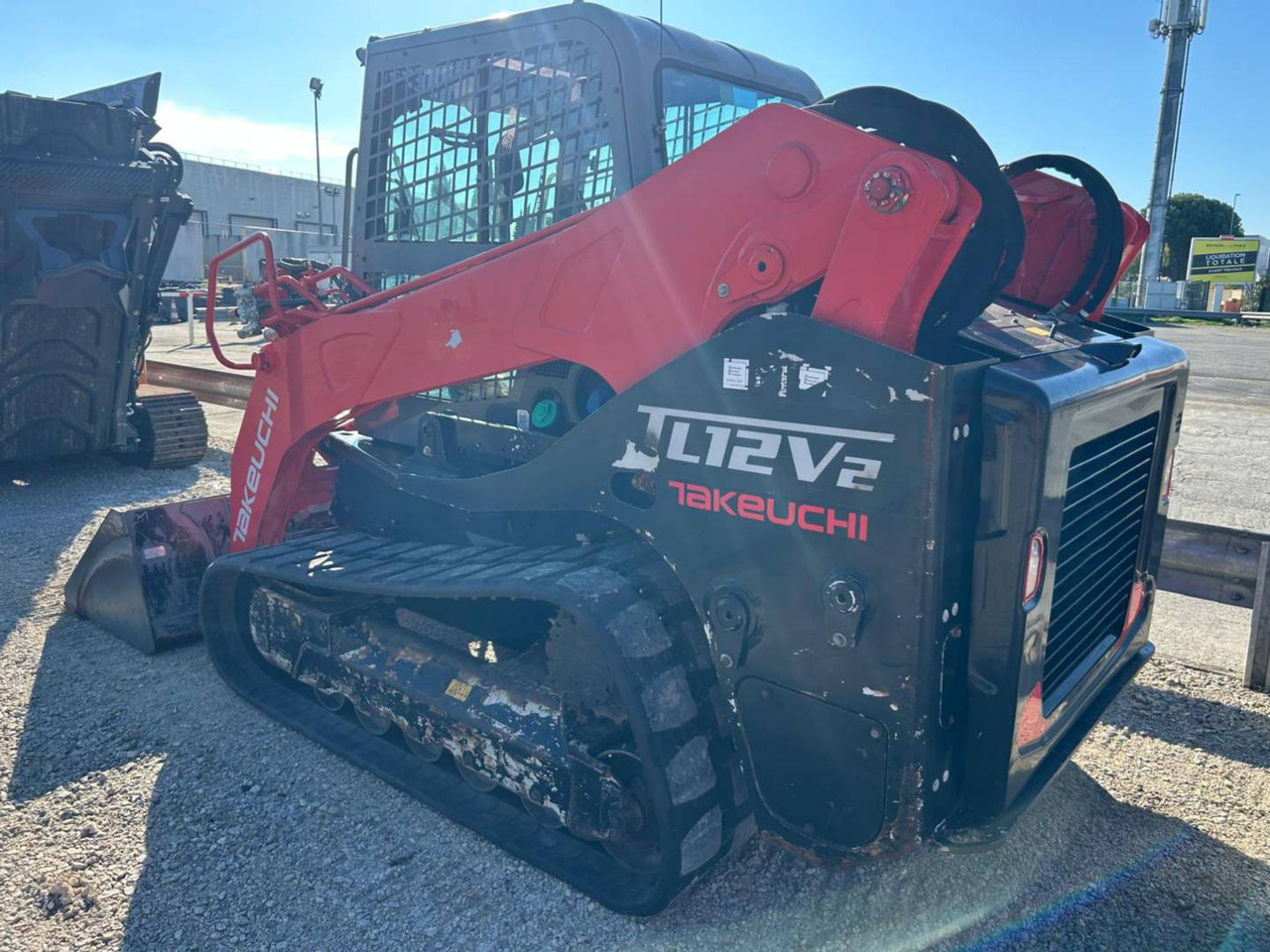 TAKEUCHI MFG. CO. LTD. TL12 - Carregadeira de esteiras: foto 4 TAKEUCHI MFG. CO. LTD. TL12 - Carregadeira de esteiras: foto 4