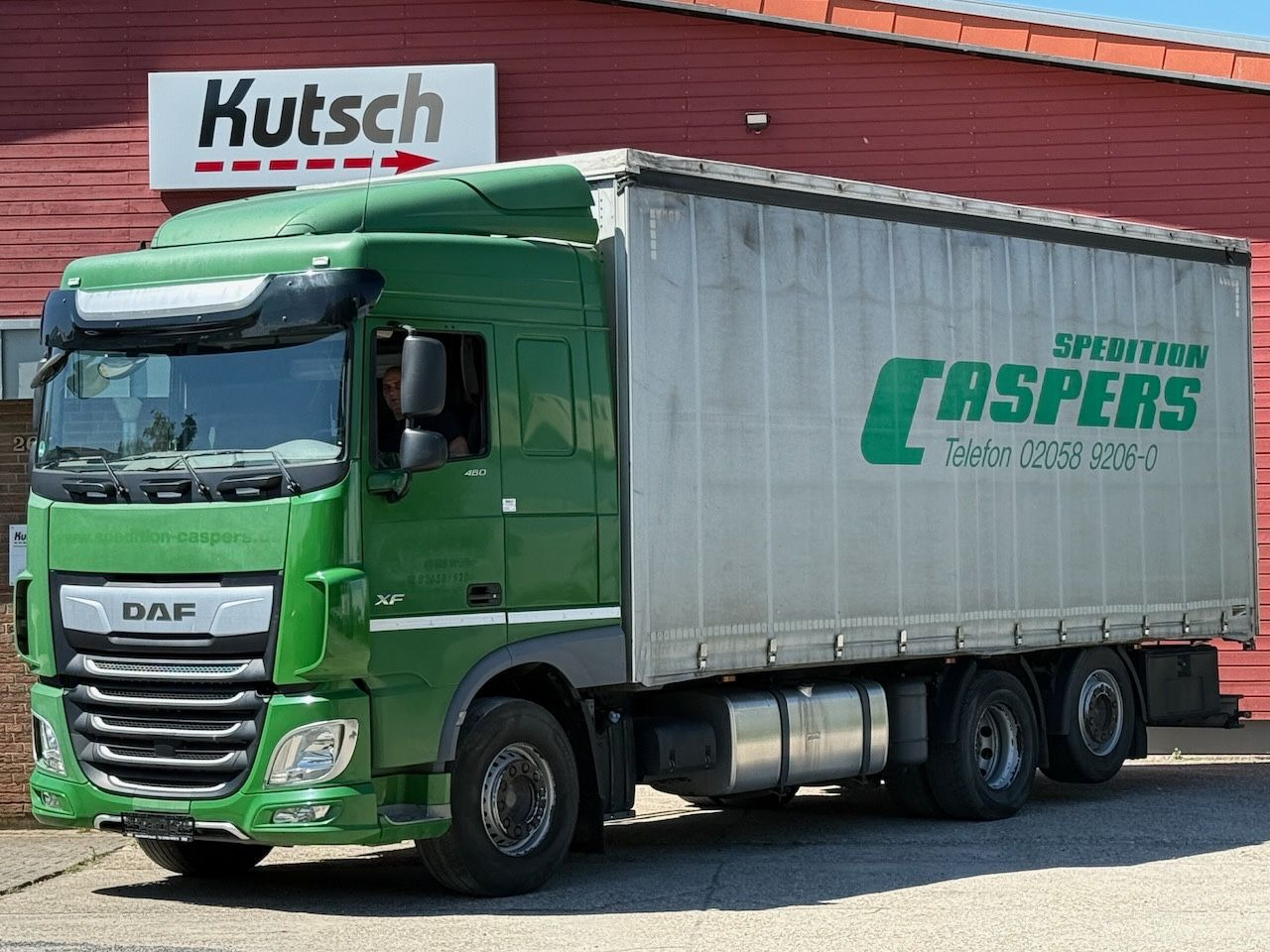 Caminhão com lona DAF XF 480 Plane 6x2: foto 1