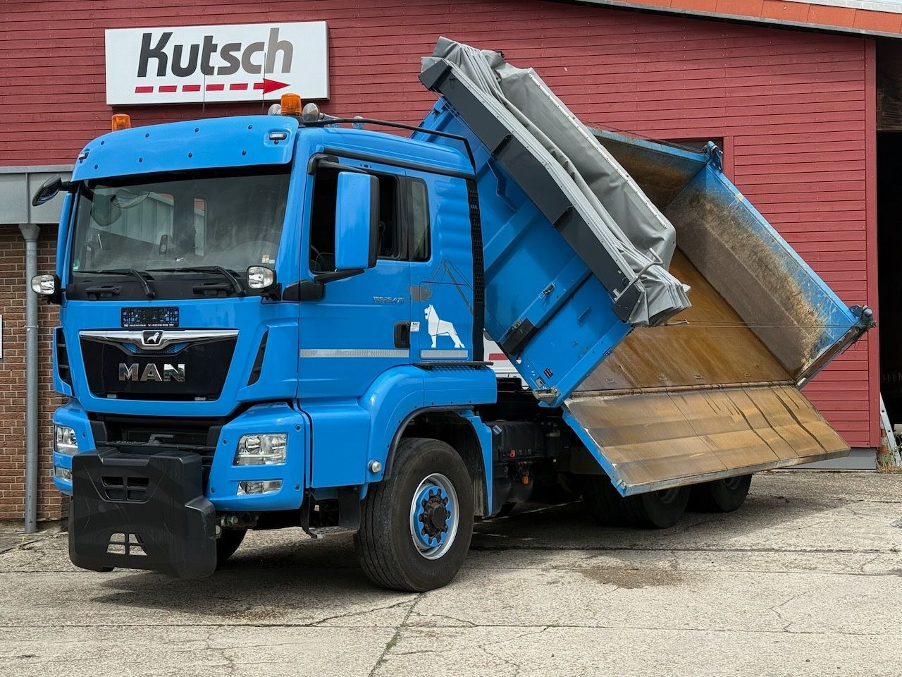 MAN TGS 26.470BL 6x6H, el. Plane, Bordm, Schneepl. - Caminhão basculante: foto 1 MAN TGS 26.470BL 6x6H, el. Plane, Bordm, Schneepl. - Caminhão basculante: foto 1