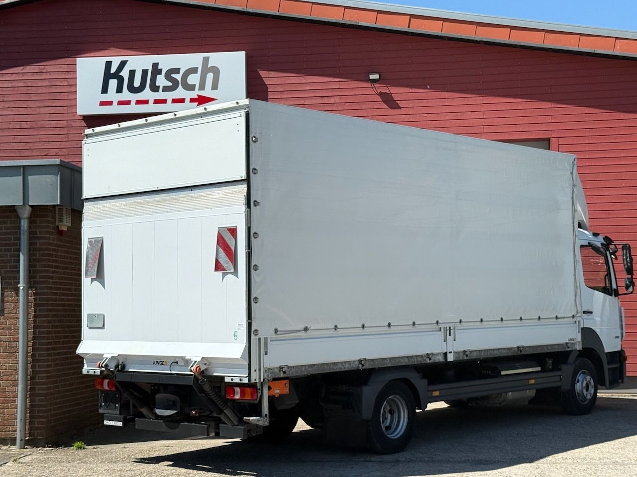Mercedes-Benz Atego 818L Plane, Ladebordwand, Klima, AHK - Caminhão com lona: foto 3 Mercedes-Benz Atego 818L Plane, Ladebordwand, Klima, AHK - Caminhão com lona: foto 3