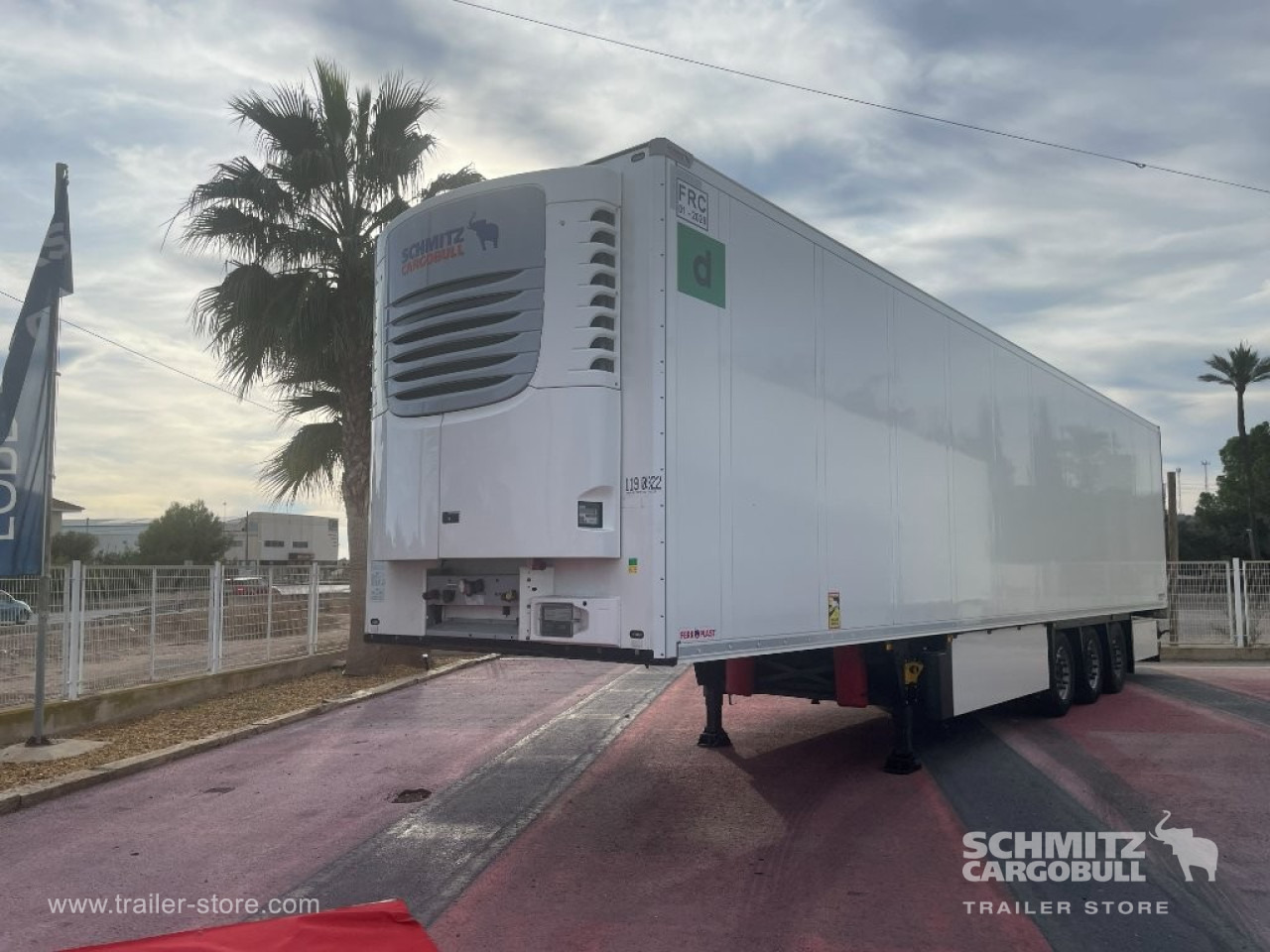 SCHMITZ Semiremolque Frigo Standard - Semireboque isotérmico: foto 1 SCHMITZ Semiremolque Frigo Standard - Semireboque isotérmico: foto 1