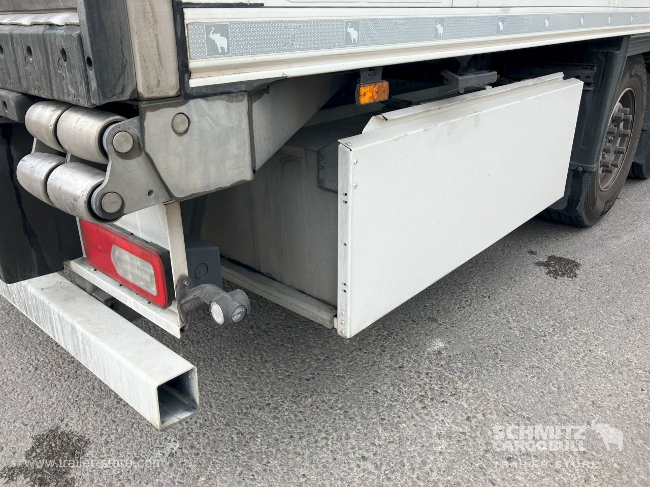 SCHMITZ Semiremolque Frigo Standard - Semireboque isotérmico: foto 2 SCHMITZ Semiremolque Frigo Standard - Semireboque isotérmico: foto 2