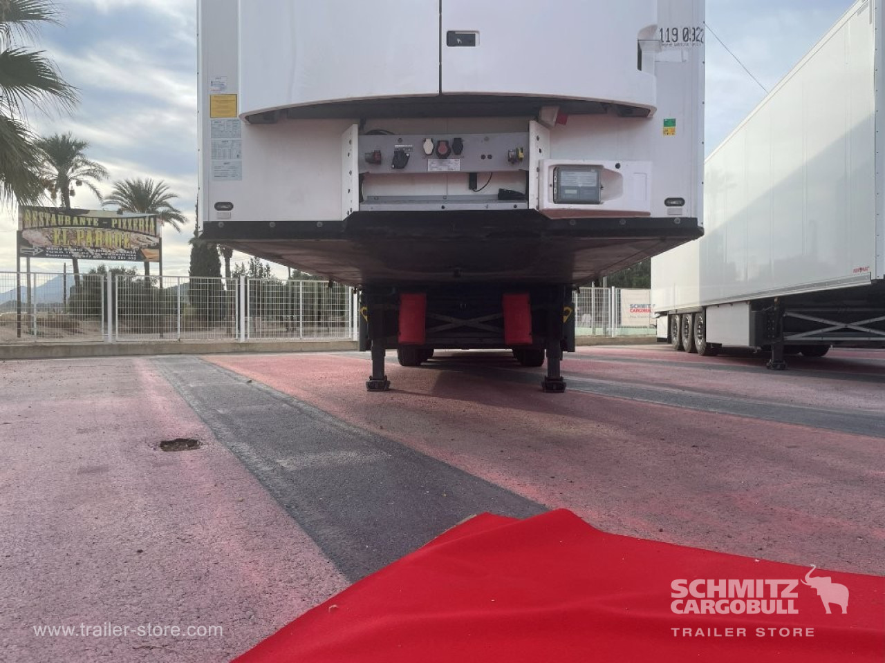 SCHMITZ Semiremolque Frigo Standard - Semireboque isotérmico: foto 2 SCHMITZ Semiremolque Frigo Standard - Semireboque isotérmico: foto 2
