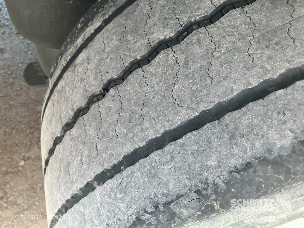 SCHMITZ Semiremolque Frigo Standard - Semireboque isotérmico: foto 4 SCHMITZ Semiremolque Frigo Standard - Semireboque isotérmico: foto 4