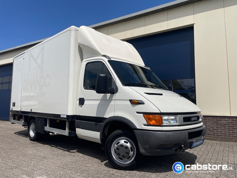Iveco 40C12 Daily 4x2 Bakwagen Euro 3 - Bouwjaar 2003 - APK tot 10-05-2026 -Handgeschakelde versnellingsbak - Carrinha de contentor: foto 1 Iveco 40C12 Daily 4x2 Bakwagen Euro 3 - Bouwjaar 2003 - APK tot 10-05-2026 -Handgeschakelde versnellingsbak - Carrinha de contentor: foto 1