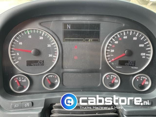 Caminhão furgão MAN TGL 8.180 4X2 BB  Euro 5 - Handgeschakelde versnellingsbak - Laadklep - Bouwjaar 2010 - 3 zitplaatsen: foto 12